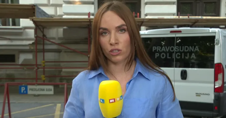 Osumnjičeni Andrej B. doveden na prednji ulaz Županijskog suda
