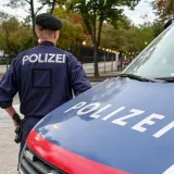 Došli ga privesti, a on ih napao nožem: Teško ozlijedio policajca pa poginuo od metka