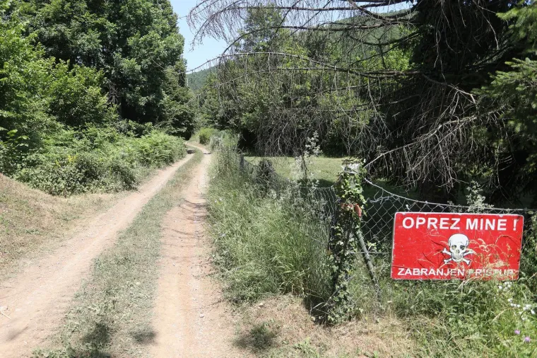 Poginuo pirotehničar u bivšem vojnom skladištu kod Ogulina! Pogledajte fotografije s mjesta tragedije