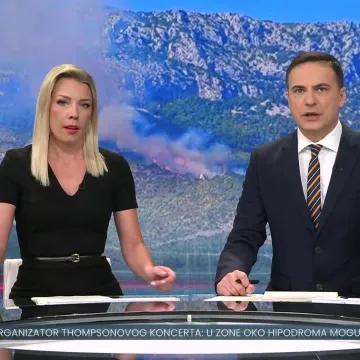 Mještani Kaštela boje se noći, vatrogasci se i dalje bore protiv plamena