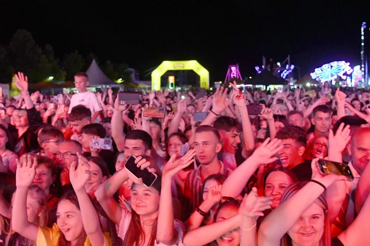 Severina dovela atmosferu do usijanja: U dobrom starom Đurđevcu čagalo se kao nikad