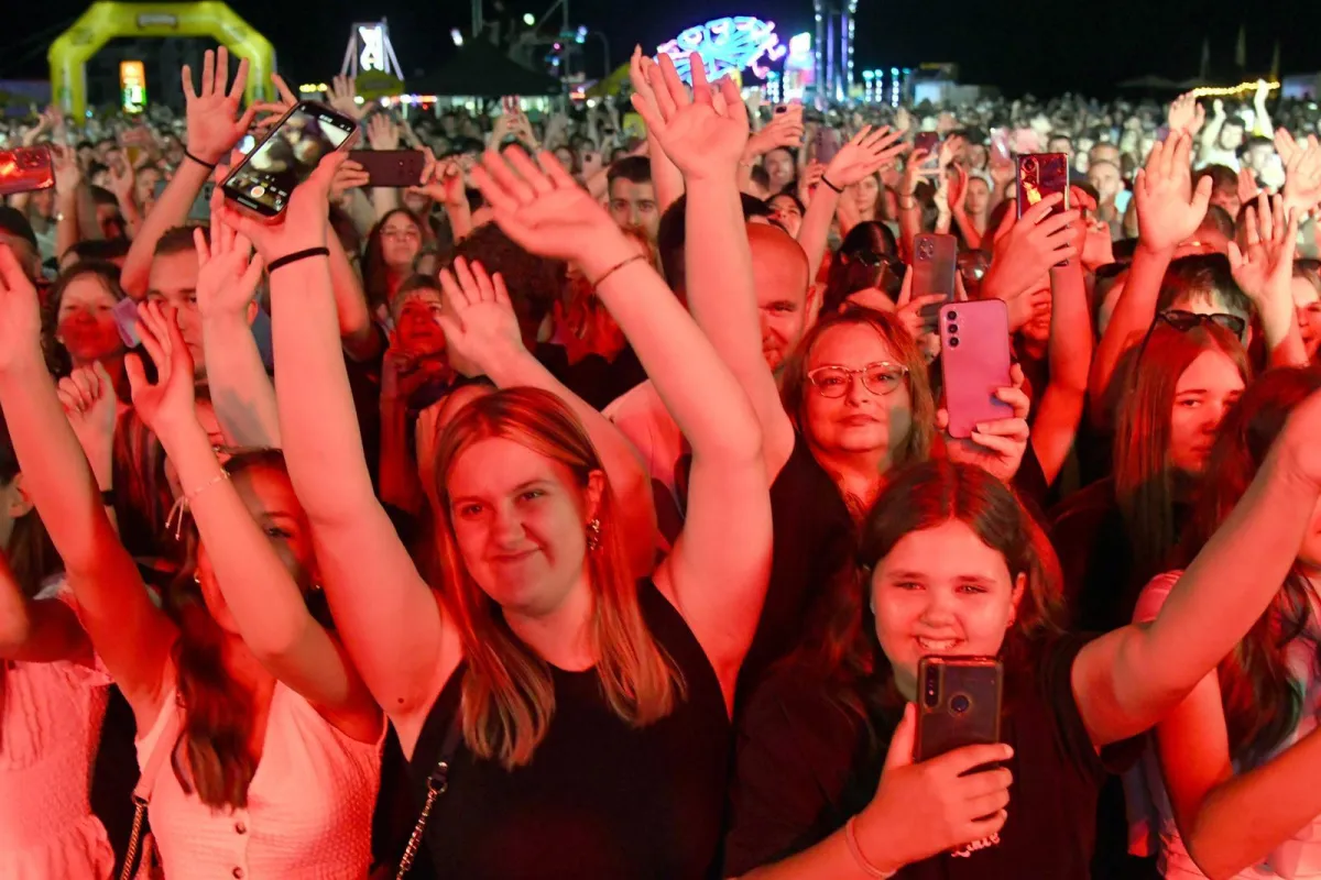 Severina dovela atmosferu do usijanja: U dobrom starom Đurđevcu čagalo se kao nikad