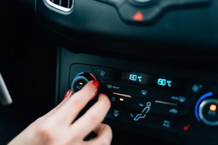 Auto vam je zakuhao? Savjet stručnjaka koji će vas raspametiti: 'Upalite grijanje!'