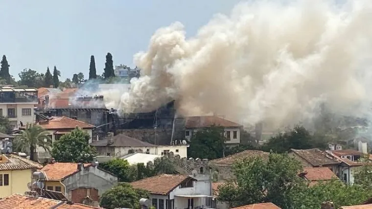Strašna buktinja u popularnom turističkom mjestu: Šire se dramatične snimke