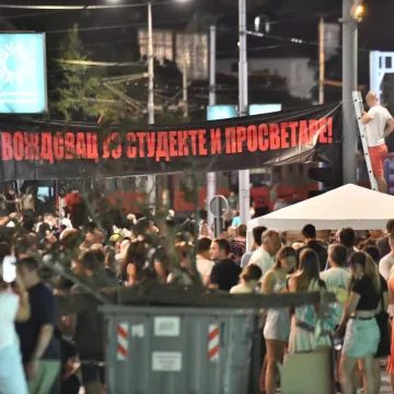 Kremlj komentirao prosvjede u Srbiji: 'Ovo je pokušaj obojene revolucije'