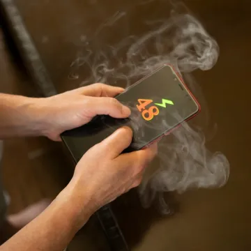 Pregrijao vam se mobitel? Mnogi nesvjesno pogoršaju situaciju, a evo što učiniti