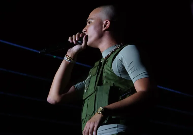 Susjedi, što se događa? S jedne strane polugole žene i cajke, a s druge neredi i blokade