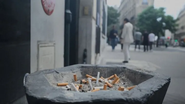 Nema više zakapanja čikova u pijesak: 'Nije problem u cigaretama nego u premalim pepeljarama'