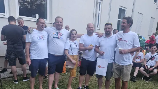Ako mislite da su ljudi postali hladni, provjerite dvaput: 'Ni svjetlost se ne čuje. A svijetli'