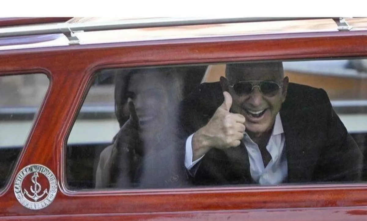 Susret koji je zapalio internet: Jeff Bezos ugledao svog dvojnika u Veneciji, ovako je reagirao