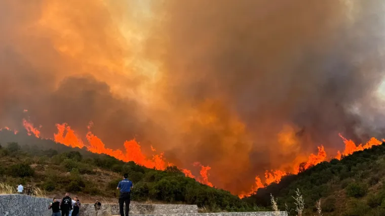 Stravični požari zbog visokih temperatura! Dvije osobe poginule