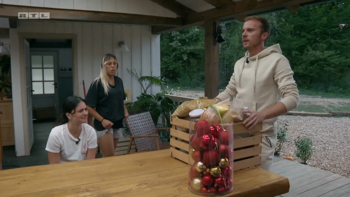 Dejan prozvao svoju obitelj: 'Sad su frendovi, a pljuvali su jedni po drugima'