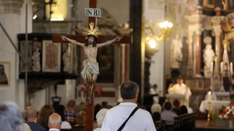 U koga vjeruju Hrvati i što kažu na seks prije braka?