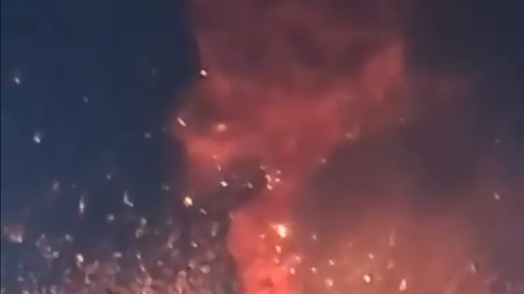 Eksplozije tresle grad: Ukrajina udarila rusko skladište streljiva, sve gori!