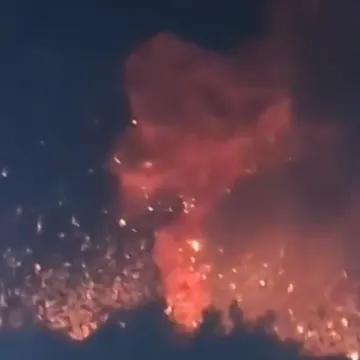 Eksplozije tresle grad: Ukrajina udarila rusko skladište streljiva, sve gori!