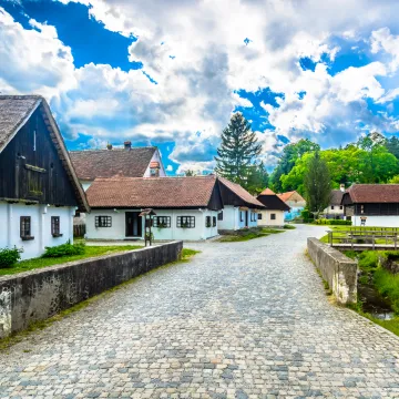 [KVIZ] Možeš li prepoznati zagorske pjesme po jednom stihu?