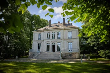 Prodaje se Lagerfeldova vila blizu Pariza: Znate li koliko vrijedi?