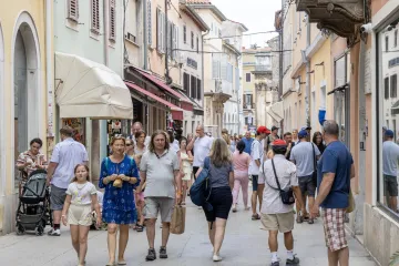 RTL Danas donosi: Koliko Hrvati vjeruju političarima i što im je važnije - veći standard ili građanska prava?