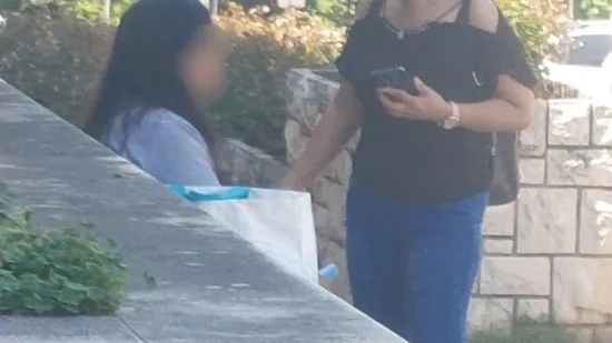Filipinka koja se porodila i ostavila svoju bebu u košari, puštena iz istražnog zatvora
