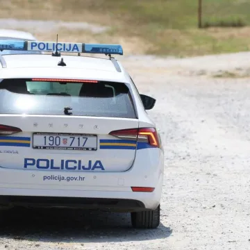 Pretukli trojicu Slovenaca u Novigradu! Policija pronašla dio napadača, neki još u bijegu