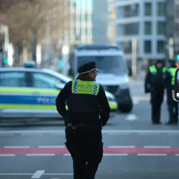 Brutalan napad u vlaku: Sirijac putnike napao sjekirom i čekićem, više ozlijeđenih
