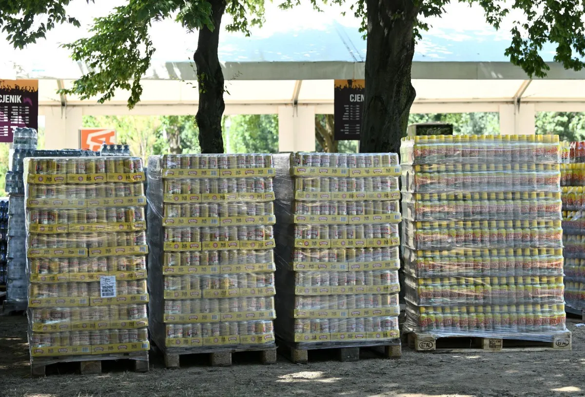 Mislili ste se rashladiti sladoledom na Thompsonovom koncertu? Možda bolje da se kuhate... Objavljene su cijene