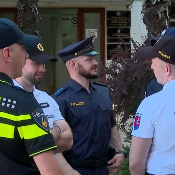Strani policajci i ove godine na našoj obali: 'Tu smo da pomognemo svojim građanima'