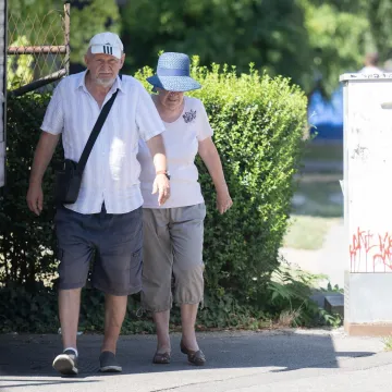 Poliester, ćevapi, alkohol, i sunce od 11 do 16. Zašto ljudi ne slušaju upute liječnika?