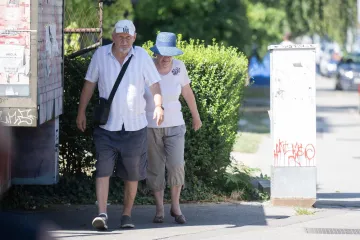 Poliester, ćevapi, alkohol, i sunce od 11 do 16. Zašto ljudi ne slušaju upute liječnika?