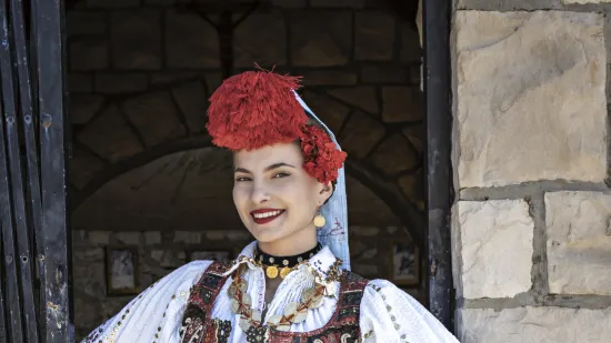 Ljepota i ponos hrvatske baštine: Djevojke iz cijelog svijeta zasjale u Biogradu