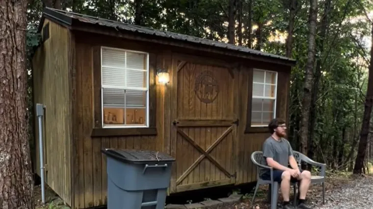 Bio je beskućnik, a evo gdje sada živi: 'Strašno je da nam je to postalo normalno'