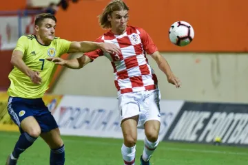 Hrvatski reprezentativac mijenja sredinu: Želi ga klub iz Premier lige