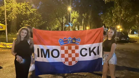 Zgodne dame u susret velikom koncertu zagrijale atmosferu: Evo što su nosile, nije za slaba srca