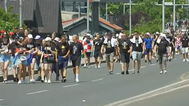 Pratite uživo atmosferu uoči Thompsonovog koncerta: Prema Hipodromu slijeva se rijeka ljudi