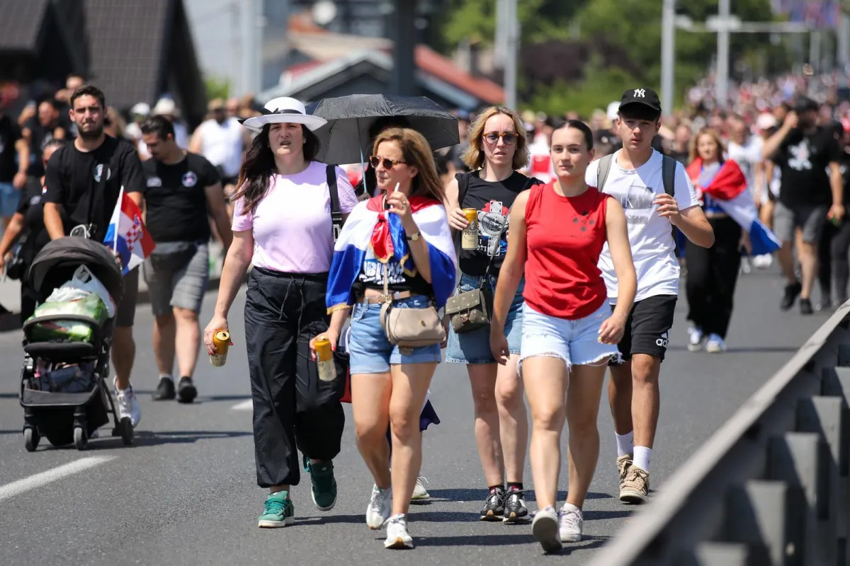 Domaća pjevačica: 'Tata mi je poginuo u ratu...moji nikad nisu imali riječ protiv Srba'