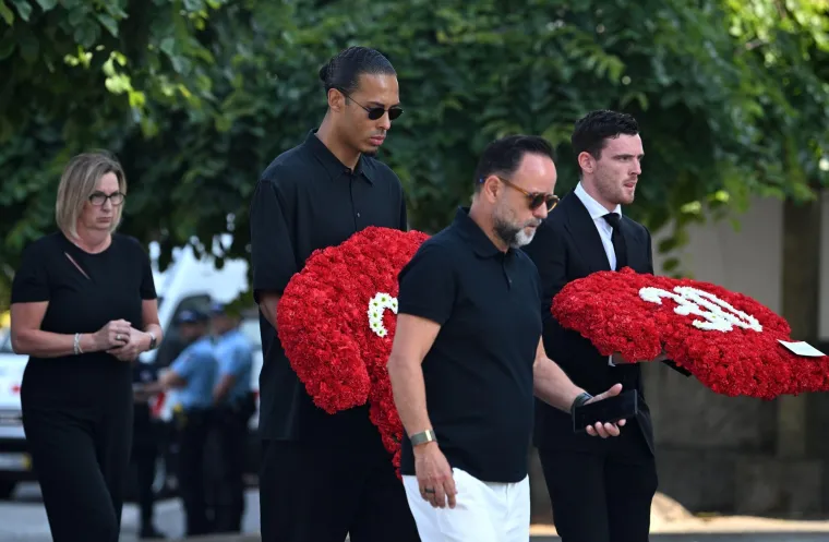 Nacija baca drvlje i kamenje na Ronalda, u obranu mu stala sestra: 'Nećete znati dok sami to ne prođete'