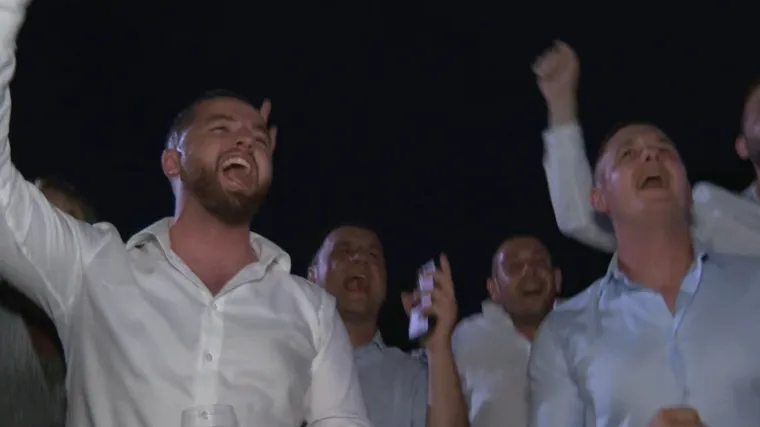 Sve je stalo zbog Thompsona! Čak i svatovi napustili salu i otrčali na Hipodrom: 'I mladenci će doći'