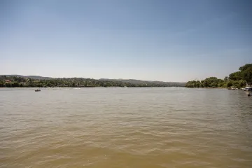 Zapalio se gliser, muškarac i žena opečeni dok su pokušali ugasiti požar