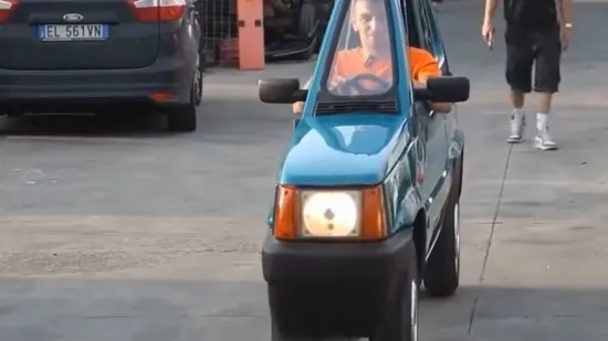 Ne, ovo nije iluzija: Od otpada je stvoren najuži auto na svijetu, ljudi ne vjeruju očima