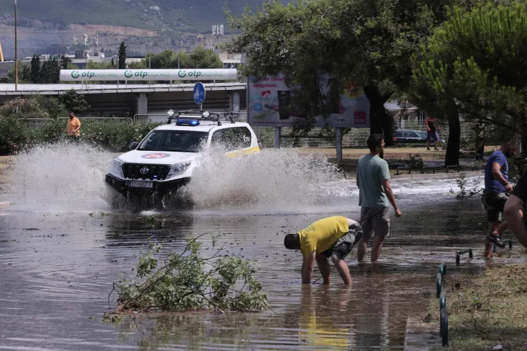 Oglasila se Civilna zaštita, evo koliko je dojava zaprimljeno. Stradao Poljud, zna se što će biti s Ultrom