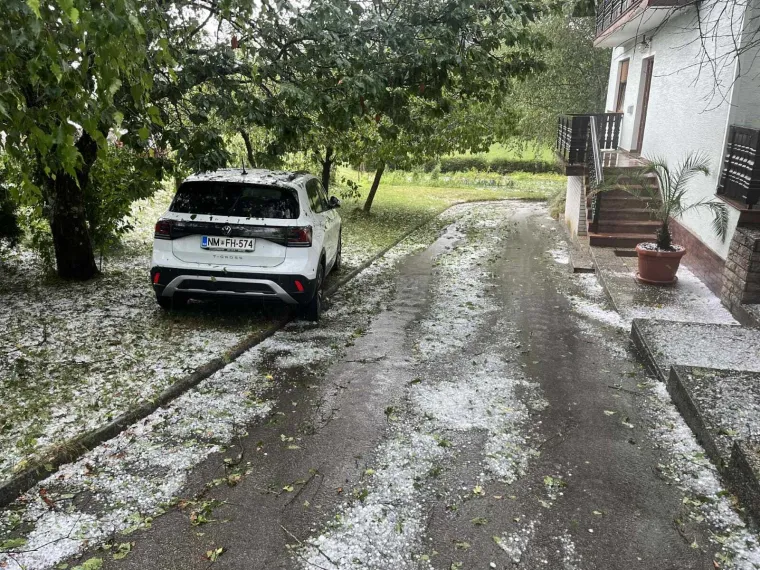 Žestoko nevrijeme pogodilo hrvatsku regiju, padala tuča: 'Najprije se nebo zatamnilo...'