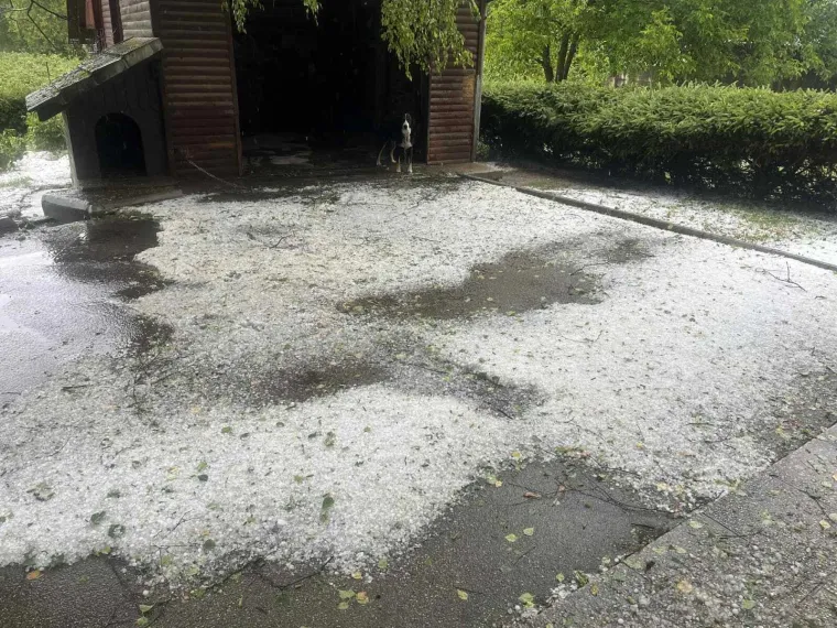 Žestoko nevrijeme pogodilo hrvatsku regiju, padala tuča: 'Najprije se nebo zatamnilo...'