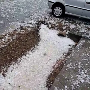 Jaka tuča na području Našica, u trenutku je sve zabijelilo