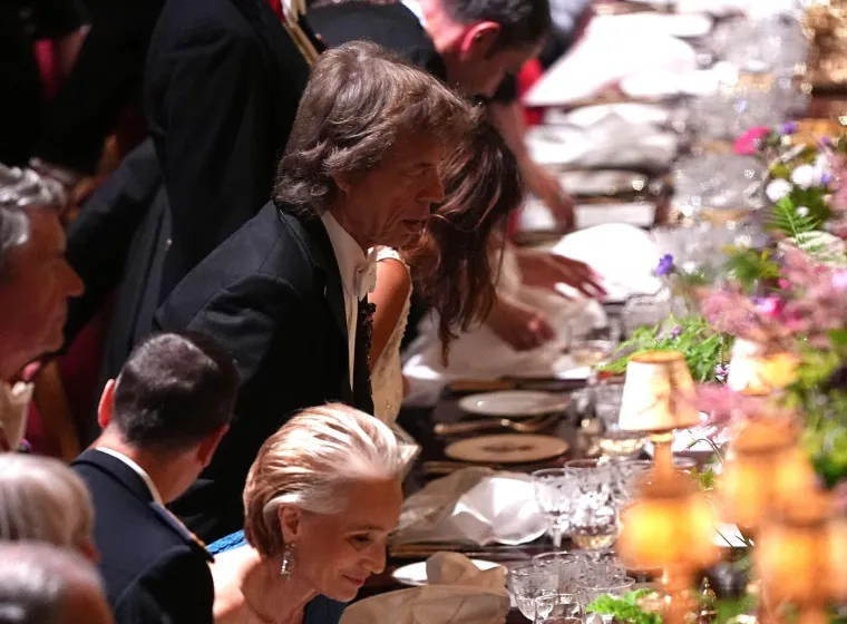 Supruga mu opalila šamar, a Macron nastavlja po svome! Pogledajte kako namiguje Kate
