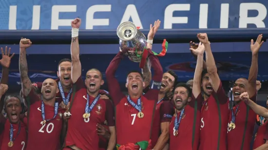 Ronaldo je izašao iz igre u suzama, bio pomoćni trener pa podigao trofej europskog prvaka