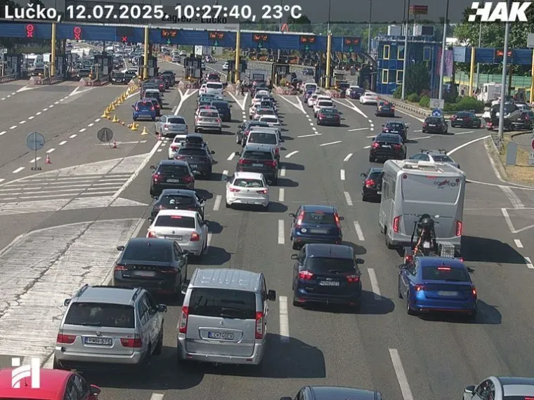 Ogromne gužve na ulazu u Hrvatsku, pogledajte snimku kolone na Lučkom iz zraka