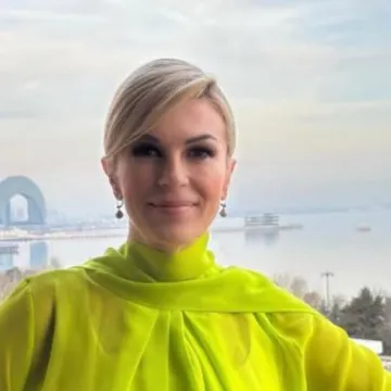 Kolinda Grabar-Kitarović objavila selfie i otkrila u kojoj zemlji odmara