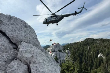 HGSS spasio ženu koja je zadobila teške ozljede na stijenama: 'Da nije bilo helikoptera...'