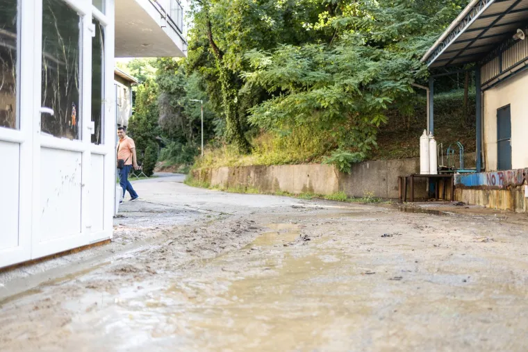 Šire se užasni prizori nezapamćene drame u Zagrebu: Potopljen podrum, garderoba...