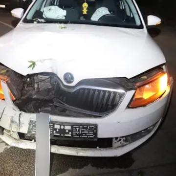 Pijan udario u rasvjetni stup i reklamu u Zagrebu: Pogledajte kakav kaos je napravio
